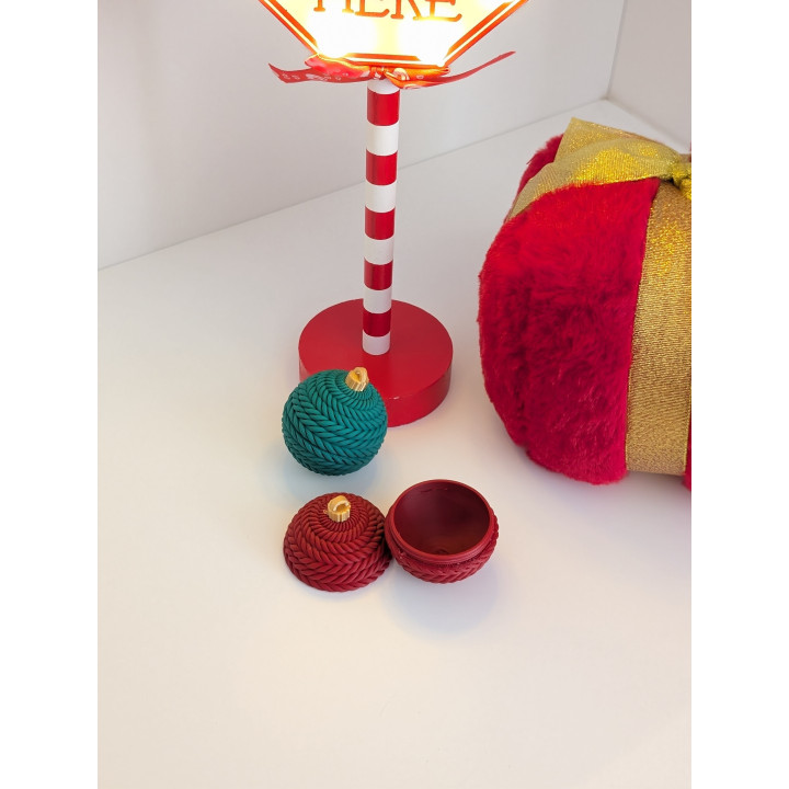 Bola de Natal Tricotada que Abre