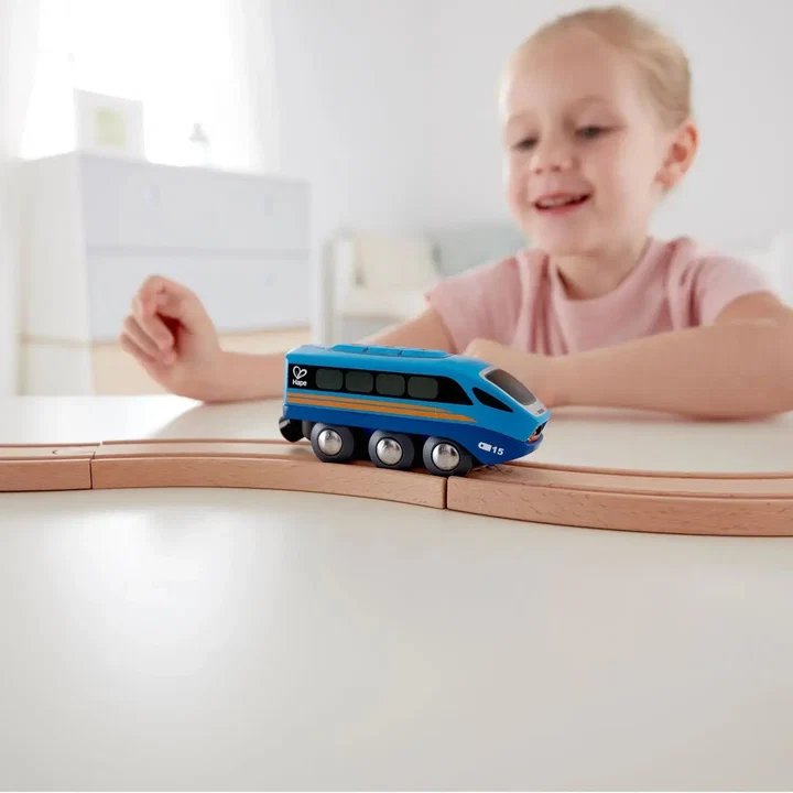 HAPE - Locomotiva Interativa com Comando por Bluetooth